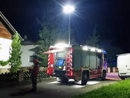 Eine freiwillige feuerwehr (in österreich und deutschland als feststehender begriff freiwillige feuerwehr; Sturmschaden Freiwillige Feuerwehr Molln