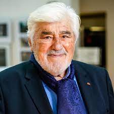 Distingué par de nombreux prix, il est l'un des acteurs actuels de langue allemande et italienne les plus marquants sur la scène, à l'écran et à la télévision. Mario Adorf Komodiant Mit Herz Und Bosewicht Ndr De Geschichte Menschen