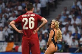 I swear to god i cant look at twitter replies for more than 30 seconds before having to take a pause for cringe override. Smoking Hot Blonde Streaker Interrupts Champions League Final Video Pics Total Pro Sports