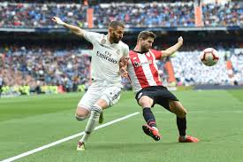 Íñigo martínez (athletic club) left footed shot from more than 40 yards on the left wing is saved in the top centre of the goal. Tactical Review Real Madrid 3 0 Athletic Bilbao 2019 La Liga Managing Madrid