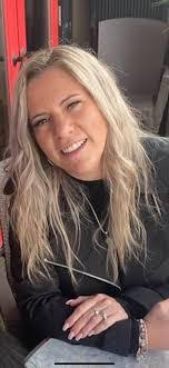 Danielle Kemble's Instagram, Twitter & Facebook