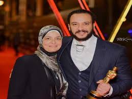 اكد الكاتب الصحفي عبدالسلام القيسي انه لم يحض رئيس دولة ما بتأبين متواصل كما علي عبدالله صالح وقال الصحفي القيسي في تغريدة نش. Ø£ÙˆÙ„ ØªØ¹Ù„ÙŠÙ‚ Ù…Ù† Ø£Ø­Ù…Ø¯ Ø®Ø§Ù„Ø¯ ØµØ§Ù„Ø­ Ø¨Ø¹Ø¯ ÙˆÙØ§Ø© ÙˆØ§Ù„Ø¯ØªÙ‡ Ù…ØµØ±Ø§ÙˆÙ‰