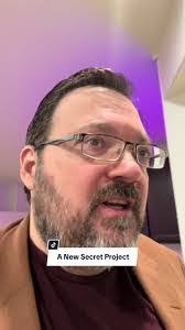 Elan Trombley's Instagram, Twitter & Facebook