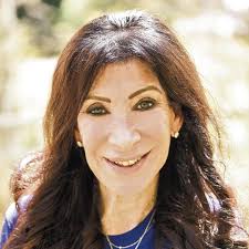 Pamela Hirsch's Instagram, Twitter & Facebook