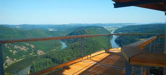 Infoseite über die saarschleife alles rund um aktivitäten, hotels, beste aussichten und restaurants an der saarschleife. Baumwipfelpfad Saarschleife Hoch Hinaus Im Saarland Green Shaped Heart