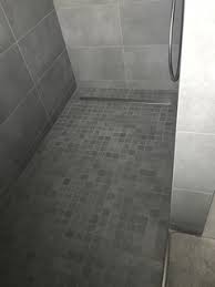 Statt der tür gibt es hier, abhängig von der größe der dusche, auch die möglichkeit eine duschwand halb offen als eingang zu gestalten. Duschabtrennung Gemauert Oder Aus Glas