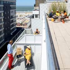 Translation of 'monsieur cannibale' by sacha distel (alexandre sacha distel) from french to english. Double Penthouse Room Hotel Nelson