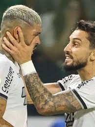 Botafogo acerta renovação de Barboza e propõe acordo com Alex Telles