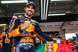 Jun 21, 2021 · miguel oliveira finishesunday's race in second place behind marc marquez, who returned to reign in germany, with 11 wins in 11 races. Marc Marquez Siegt Endlich Wieder Motogp Sachsenring 2021