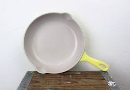Vintage Le Creuset Cousances 9 Inch Cast Iron Skillet 23 Etsy Cast Iron Cousances Enamelware