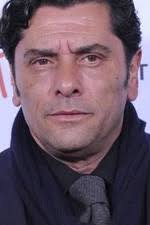 Nel 2008 è il primario sergio danieli in terapia d'urgenza. Terapia Di Coppia Per Amanti Film 2017 Mymovies It