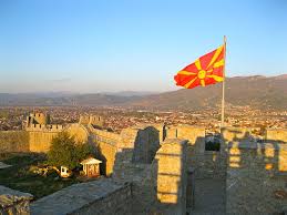 Die gelbe sonne auf der flagge steht für die sonne der freiheit, die in der mazedonischen nationalhymne erwähnt wird. Nordmazedonien Netzwerk Ebd