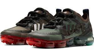 Sehr schöne fast künstlerische kollaboration auf. Travis Scott Vapormax Shop Clothing Shoes Online