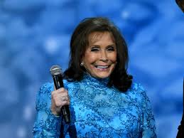 Loretta Lynn, First Lady of Country Music, Dies at 90