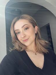 Hello! I'm a 25 year old female, recently graduated with a Bachelors in  Theater from UMass Amherst. I'm looking to move out to the Cambridge area  with a hopeful January 1st start