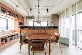 100 超の４ldkリノベーション主役は壁 ぐるりと繋がる６つの部屋 tokosie ー トコシエ 造作キッチン システムキッチン ミッドセンチュリー キッチン