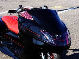 ライトカスタムでマグザムをラグジュアリーに彩るワザがgotty流 プロが造るカスタム バイクブロス マガジンズ マグザム マグザム カスタム ビックスクーター