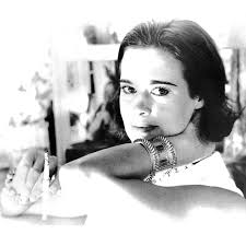 Gloria Vanderbilt, socialite, heiress and the 'Duchess of Denim,' dies at  95