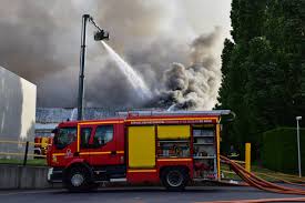 State of michigan (a total of 1.2 million acres, or 4,850 km²). Un Enorme Incendie Dans Un Entrepot A Bondues Lille Actu