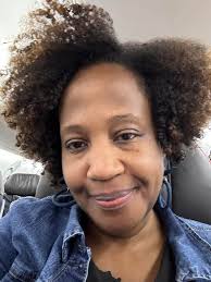 🔬Yolanda Lenzy, MD, FAAD