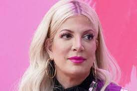 Tori spelling was born on 16 may 1973, in los angeles, california, usa, to aaron and candy spelling. Tori Spelling Emotional Ihre Kinder Leiden Unter Mobbing Brigitte De