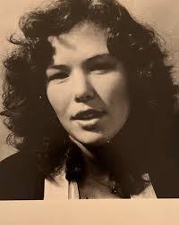 Leslie Shipman's Instagram, Twitter & Facebook