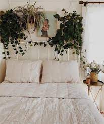Linen Box Quilt Parachute White Metal Bed Frame White Metal Bed Cozy Apartment Decor
