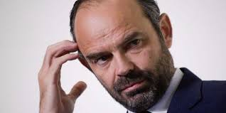 Édouard philippe, primer ministro y candidato a alcalde en le havre, gana la popularidad que pierde el presidente. Edouard Philippe L Etat Assumera L Evaluation De L Age Des Mineurs Etrangers Et L Hebergement D Urgence