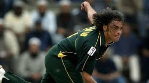 Shoaib likes to help others as shoaib's were intended to be big brother. Shoaib Akhtar S Meanest Ever Bouncer Youtube