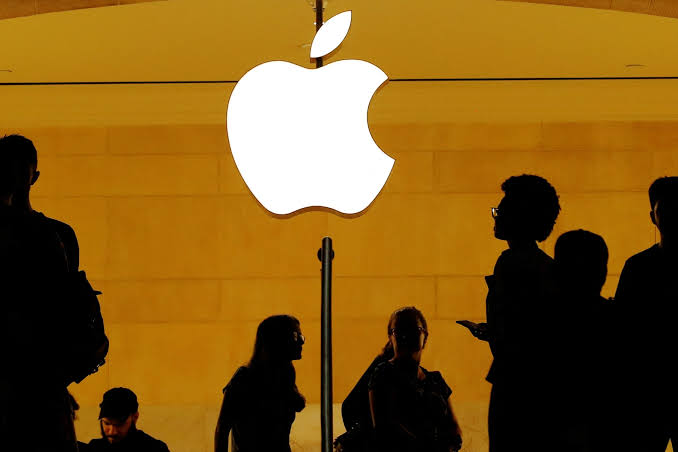 Apple launches new, more powerful versions of MacBook Pro | Reuters