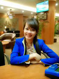 Warna biru dongker memang warna pilihan banyak orang karena kesan netral yang ditimbulkan. Baju Teller Bank Warna Biru Butik Pengantin Songket Terbaru Warna Pastel Yanas Eri