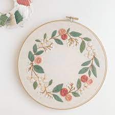 Find hundreds of free embroidery patterns for all skill levels, to personalise your accessories and decorate your home. Floral Wreath Hand Embroidery Hoop Hand Embroidery Embroidery Patterns Free Embroidery