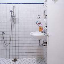 Hal ini dikarenakan, kamar mandi ada banyak sekali desain kamar mandi dengan konsep unik dan menarik yang bisa kamu terapkan. Desain Kamar Mandi Sederhana Ukuran 2x2 Dinding Tanpa Keramik Rumah Inspirasi Dan Informasi Sederhana