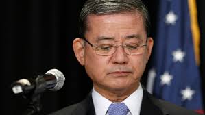Embattled VA chief Shinseki resigns