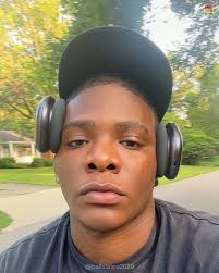 Hey my name is Aidan McNally and I'm from westfield, Indiana. I am 100%  committed to Ball State and am majoring in Sports Media. Im a huge fan of  the NFL, NBA,