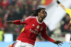 Portuguese international midfielder who made his professional debut with benfica's reserve team in 2014. Renato Sanches Teve Proposta Para Regressar Ao Benfica Terceiroanel Blog