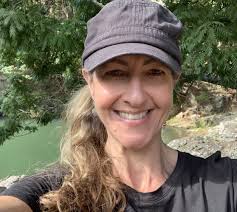 Tracey Parker's Instagram, Twitter & Facebook