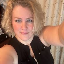 Cricket(Christine) + Danny! They are hanging out with Allan+Tracy. I love  it!