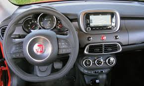 The 2016 fiat 500x echos chrysler's usual telematics, with some key differences. 2016 Fiat 500x Review Wheels Ca