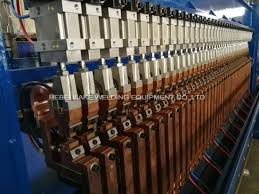 Langkah pertama harus pailing ,pailing di konkrek ,jgn lupa di bagi puting atau besi pengikat. China Factory Price Pneumatic Welding Harga Pagar Anti Climb Machine China 358 Fence Machine Anti Climb Fence Machine