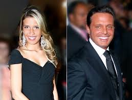 .hijos de luis miguel y araceli arámbula, cuando eran pequeños (ahora miguel tiene doce años y daniel diez) y en la segunda abraza a camila valero, hija de sin duda, esta fotografía enterneció a sus seguidores, ya que es de conocimiento público que luis miguel y su familia, no exponen su vida. Luis Miguel Se Reencontro Con Michelle Salas Tras Prueba De Adn Aseguran