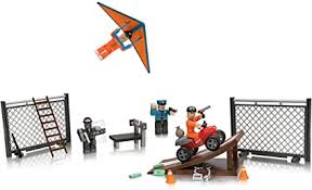 Pasa un buen rato coloreando a roblox y demuestra lo bueno que eres para colorear. Amazon Com Roblox Juego De Mesa Toys Games