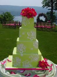 Black And Green Wedding Cake Green Wedding Cake With Blue Flowers Instead Of The Red Green Wedding Cake Wedding Cake Pictures Wedding Cake Setting