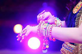 Also, it is said that a picture is worth 1000 words. Image For Awesome Stylish Hands And Bangles Facebook Dp For Girls Hand Accessories Bridal Bangles Fashion Advice