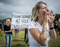 Forum › forums › wereldpolitiek & nieuwsachtergronden › viruswaanzin/viruswaarheid. Dansen Op Dj Jean En Ageren Tegen Vaccin En Big Pharma Nrc