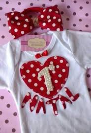 20 Ideias De Body Natal Roupas De Bebe Body Personalizado Roupas Para O Natal Fique tranquilo pois os adesivos não estragam a roupa do bebê.