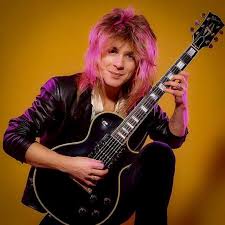 Randy rhoads had one of the shortest but brightest runs at the top of the rock and roll game. The Master With Black Beauty Randy Rhoads Gibson Les Paul Facebook