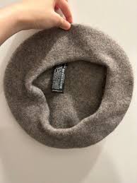 Zara 100% wool beret hat (Grey) Zara 100%全羊毛貝雷帽(灰色), 女裝, 手錶及配件, 帽- Carousell