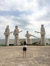 Giant Beatles Statues The Beatles Beatles Art Statue