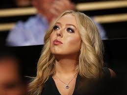 Tiffany is the daughter of donald trump and marla maples, and spent most of her childhood in california with her mother, away from her father and her siblings on the east coast. Tiffany Trump Wird Von Trump Familie Verstossen Business Insider